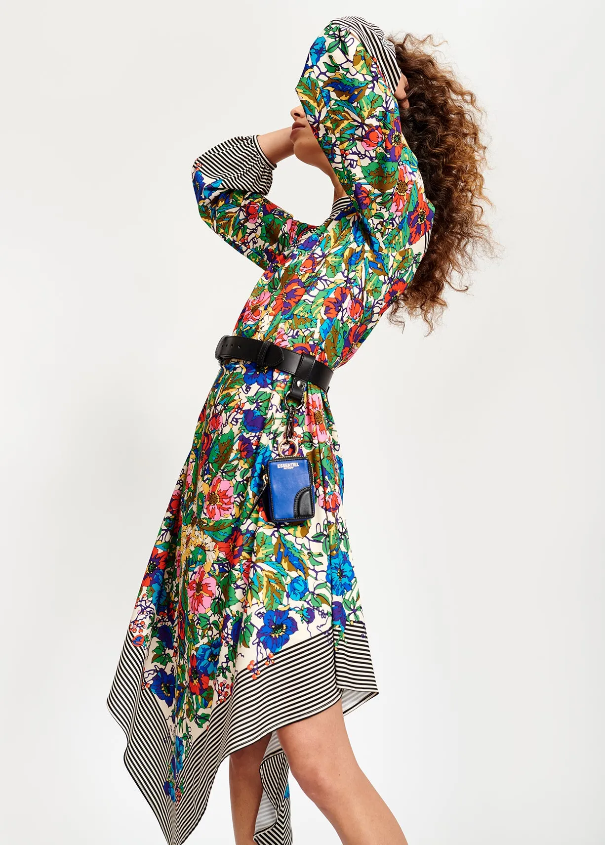 Asymmetric dress